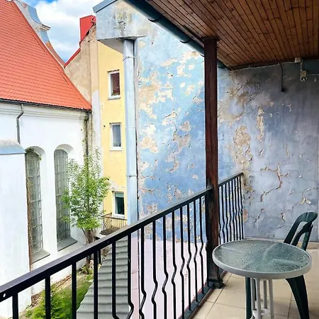 Mikalo House *