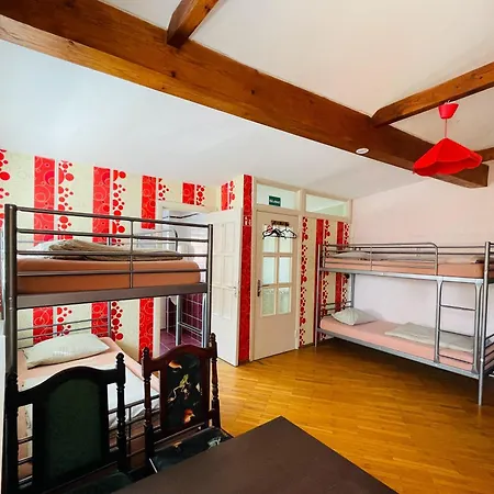 Hostel Mikalo House