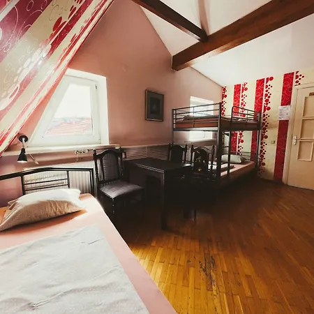 Vandrerhjem Mikalo House *